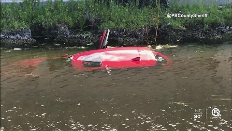 Deputies rescue woman from drowning in sinking car after crash near Boca Raton