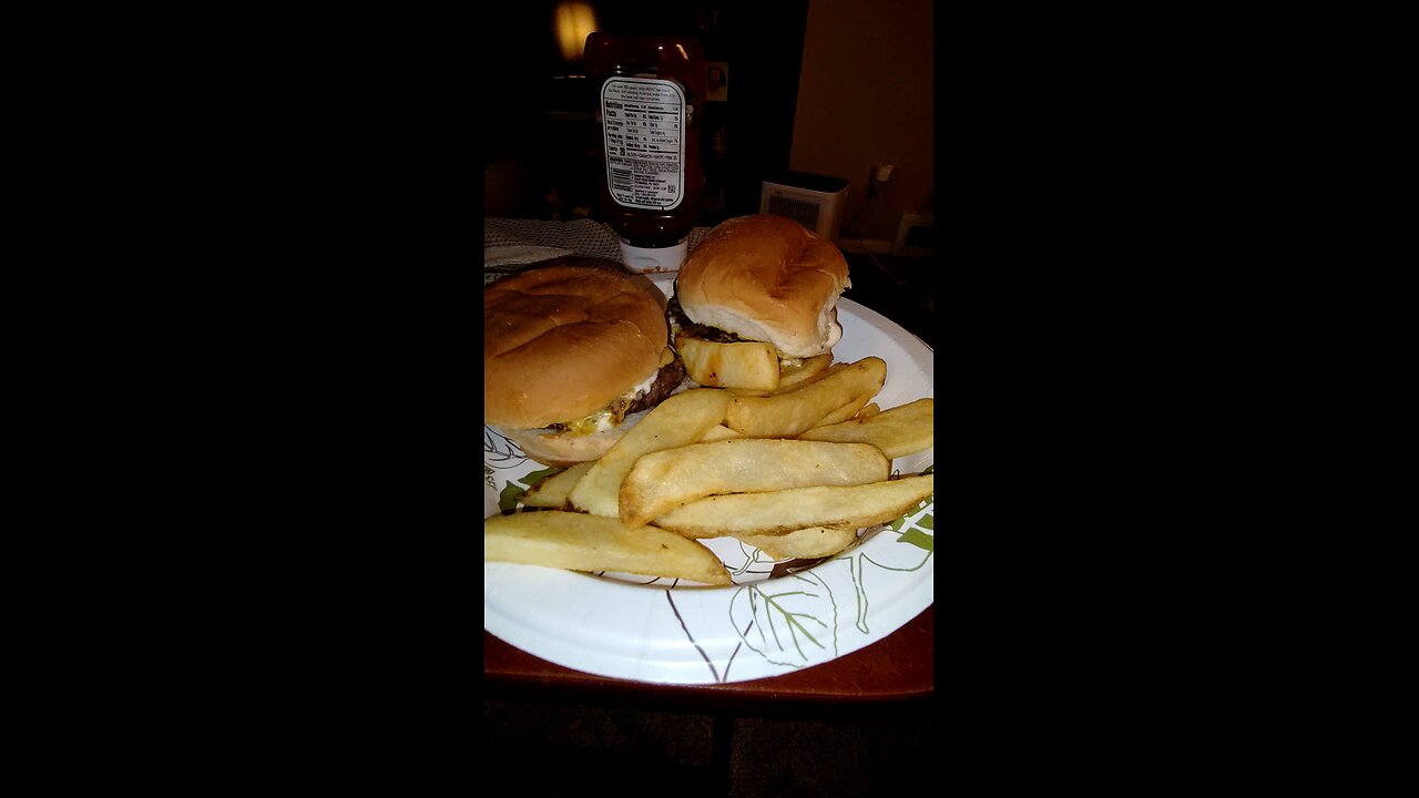 Eating Hamburger From Walmart, Dbn , MI, 12/15/24