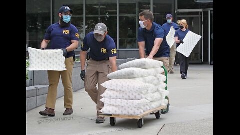 Rare Footage of FBI raid Mike Lindell