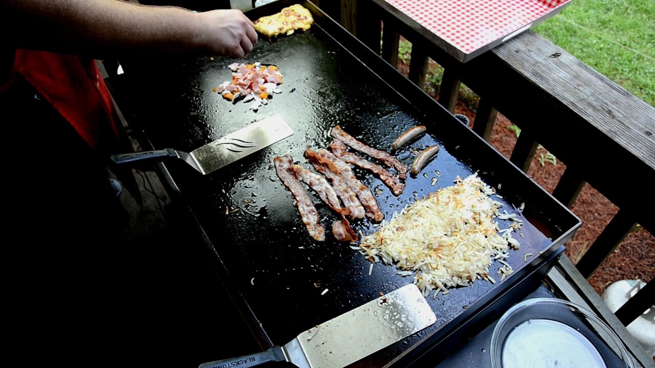 Breakfast on the Blackstone 36" (Omelets, hash browns, bacon, sausage)