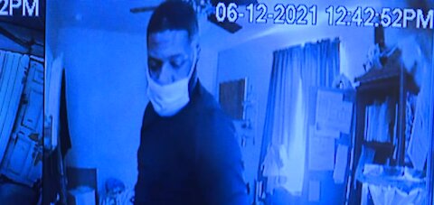 Palm Springs police looking for two men behind violent home invasion