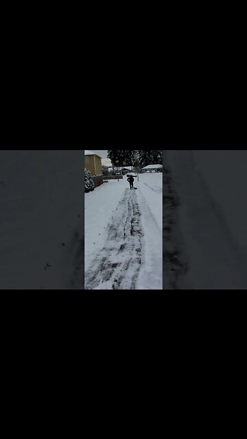 Clearing a little snow! | Ryobi Expand-It Power Snow Shovel Attachment | #Shorts | 2022/22