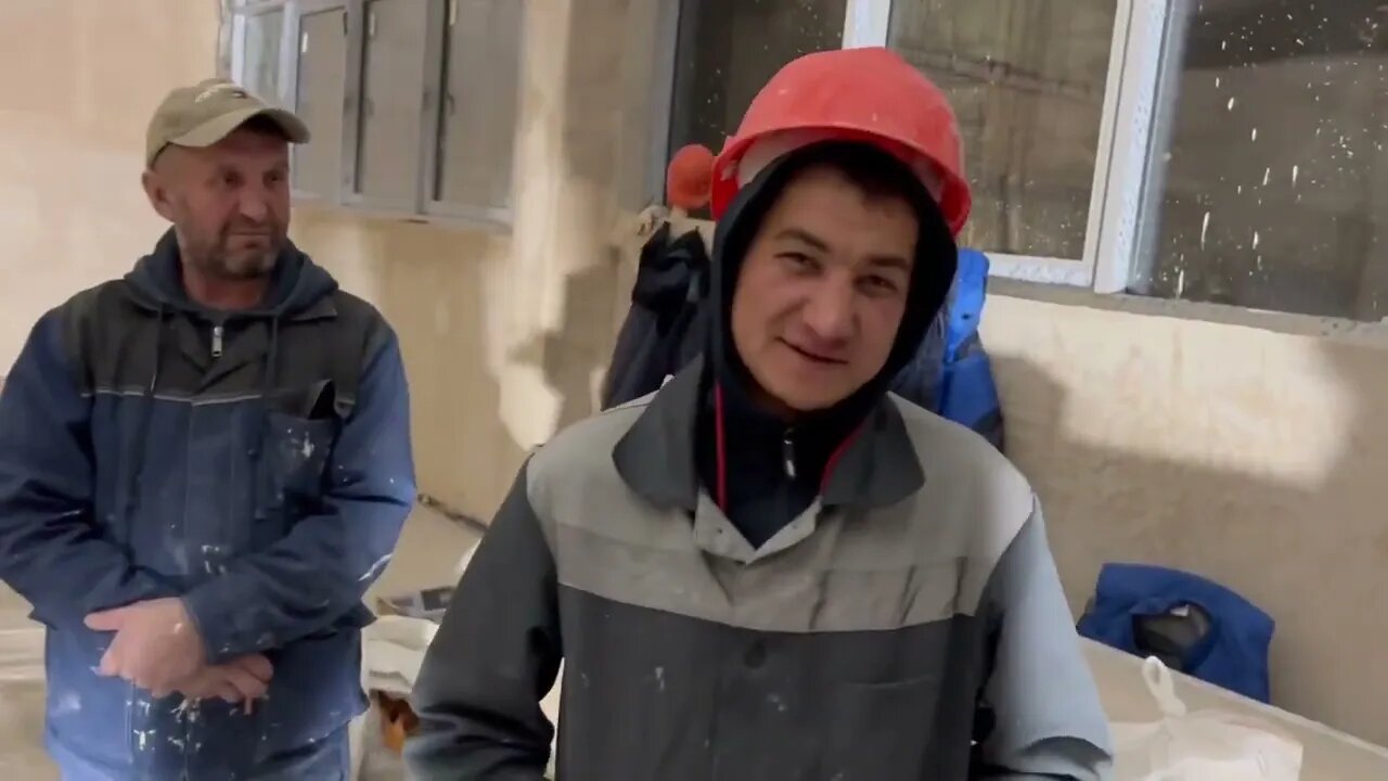 Volunteers come from all over Russia to rebuild Mariupol