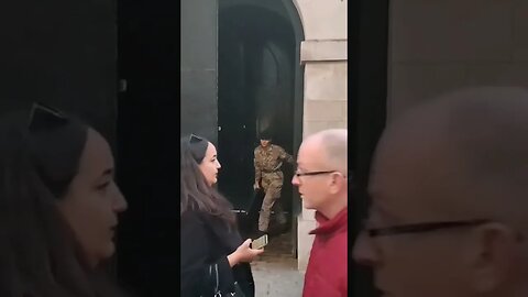 Taking the beware sign in at end of day #thekingsguard