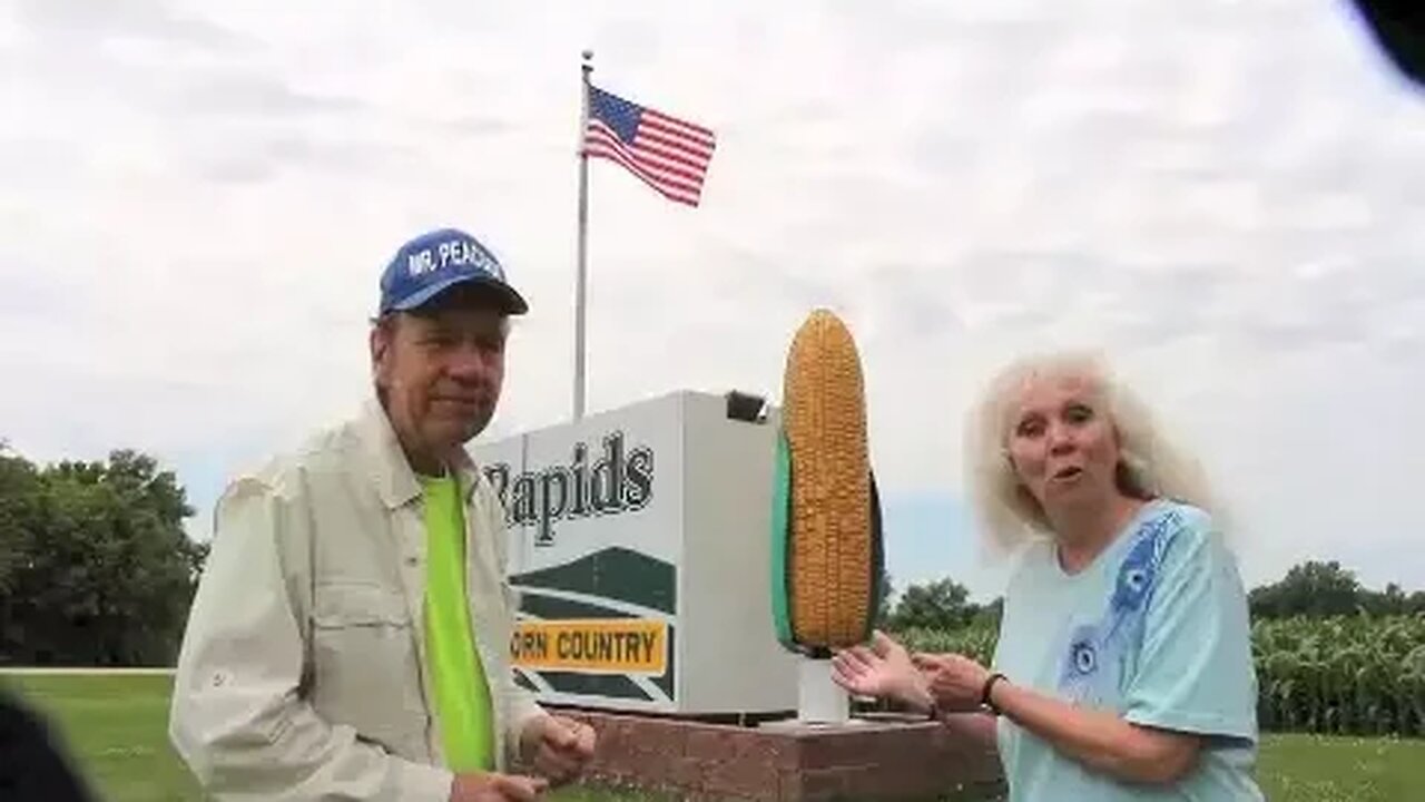 Rotating ear of corn, Coon Rapids, Ia. Travel USA, Mr. Peacock & Friends, Hidden Treasures