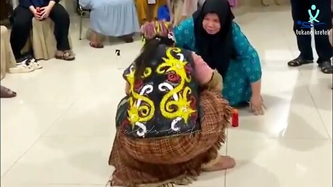 Pengobatan Ibu Ida Dayak | ibu ini bisa berdiri kembali