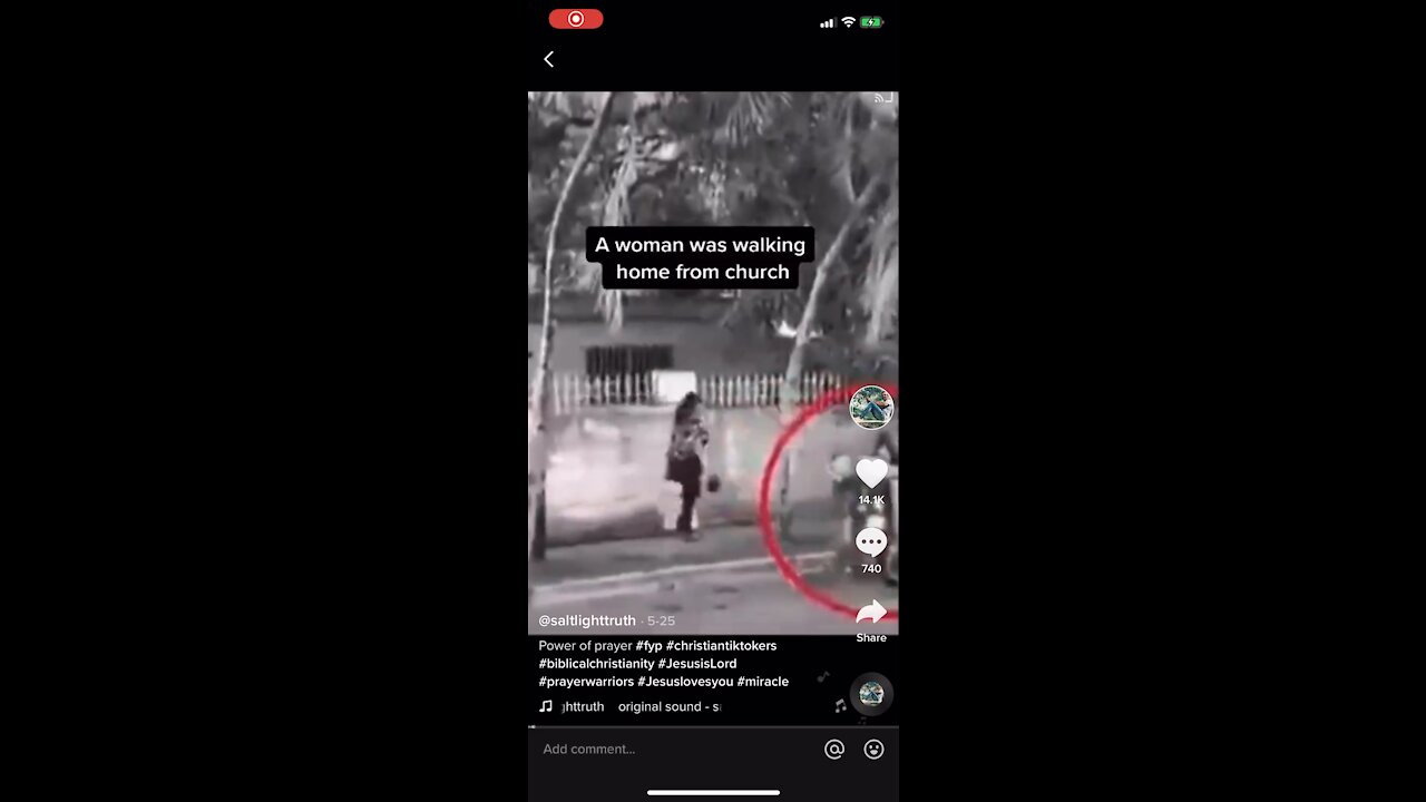Woman got attack by thieves and here what happened...