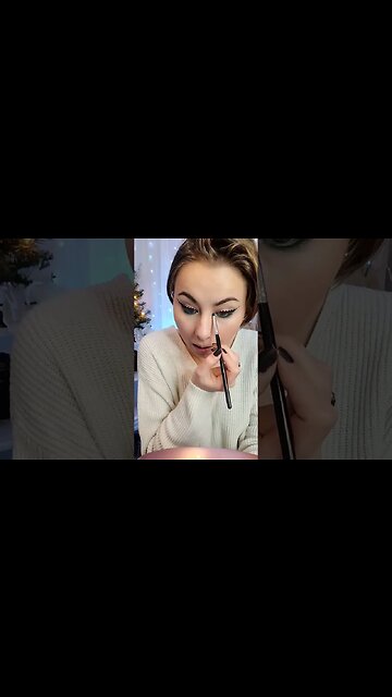 candy cane eyeliner #shorts #makeup #christmas