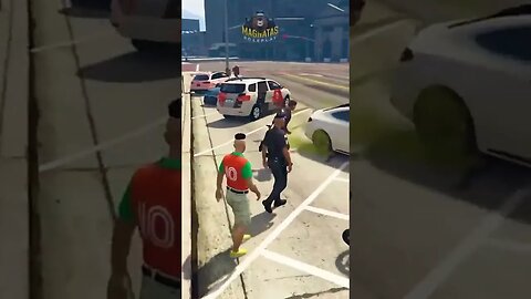 PAULINHO O LOKO INVADI VIATURA DA POLÍCIA NO RP #shorts