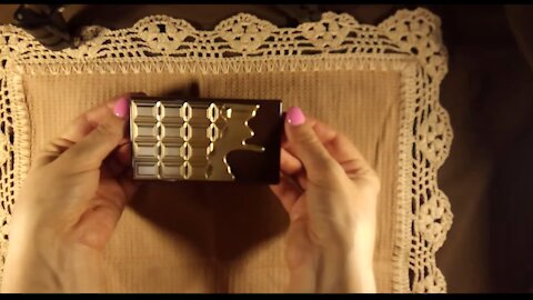 I❤Makeup Revolution Bronze & Glow chocolate palette - super pretty and natural highlighter - review