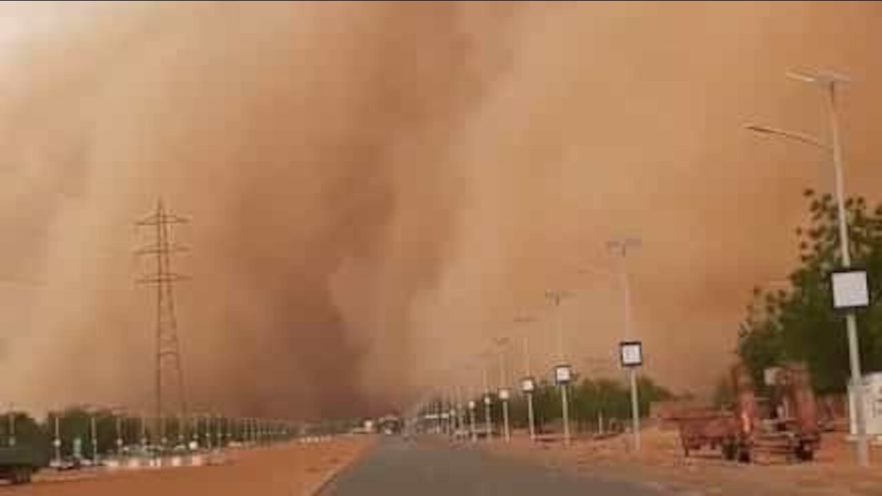 Une stupéfiante tempête de sable au Niger