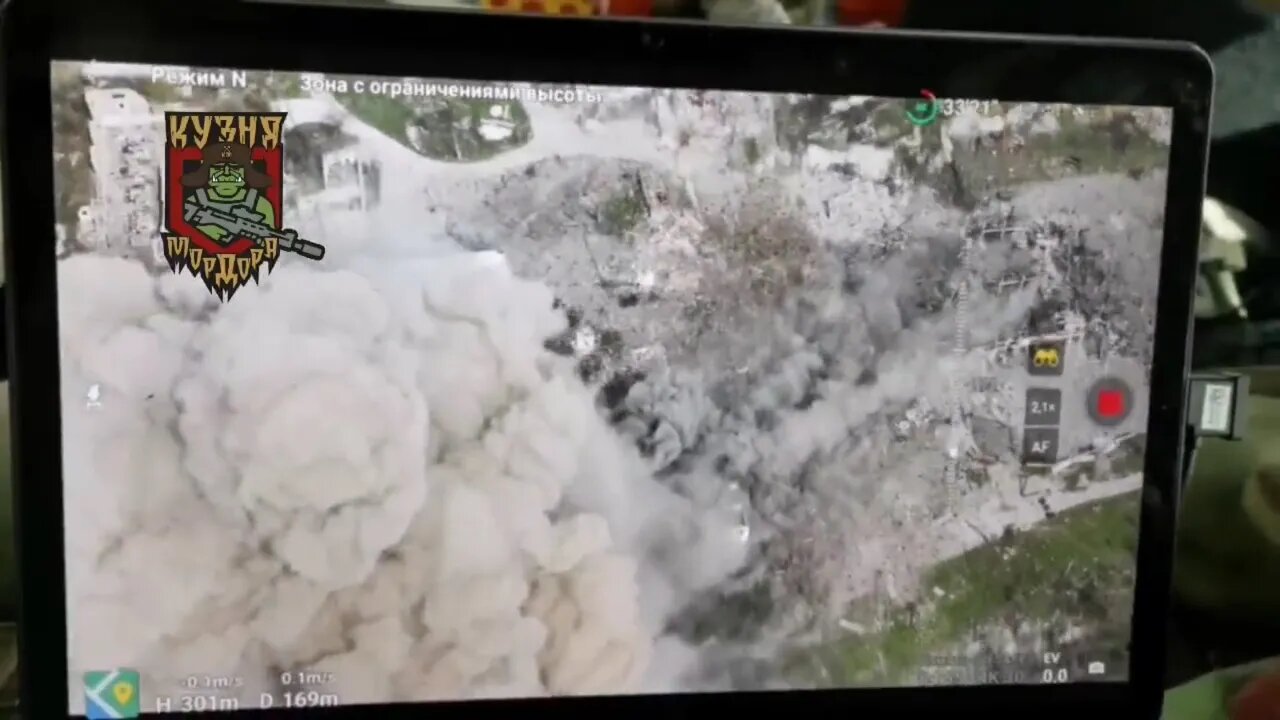 Ukrainian position got vaporized by a russian airstrike using glide bomb