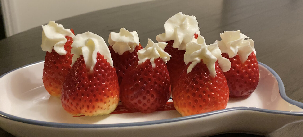 strawberry + whipped cream = yay!!!