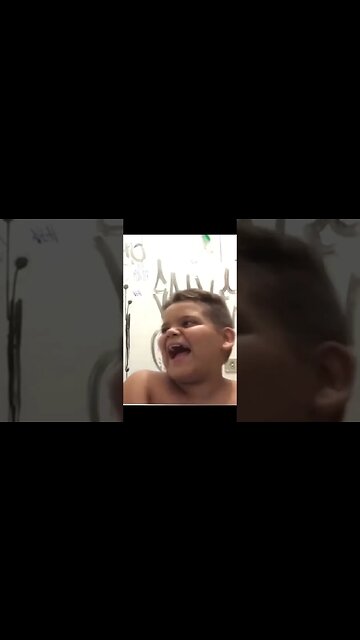 Estrela do Super Mario Bros na Vida Real Little Mario Hits the Wall #shorts