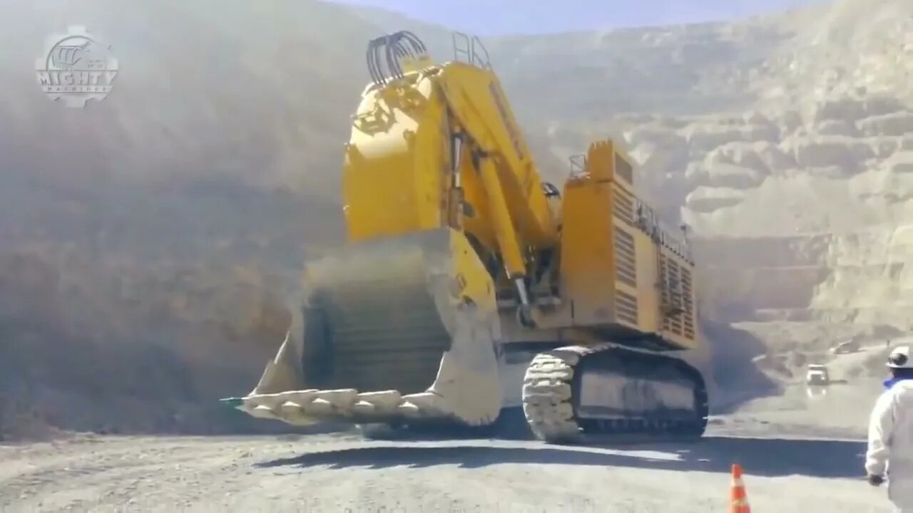 Top 5 World's Largest Mining Excavator Machines