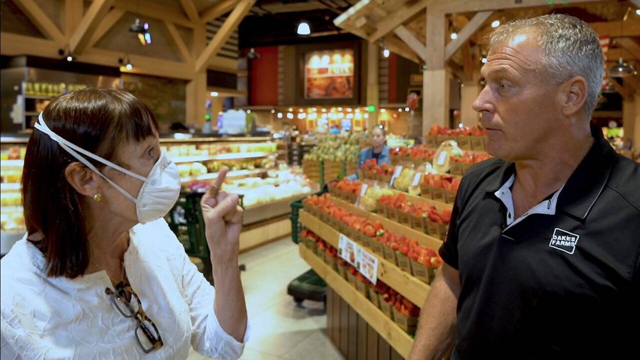 Maskless Store Owner Confronted By His Customers