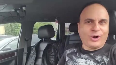 Ο Πορνομετανάστης ακούει Βάρδο και καυλώνει