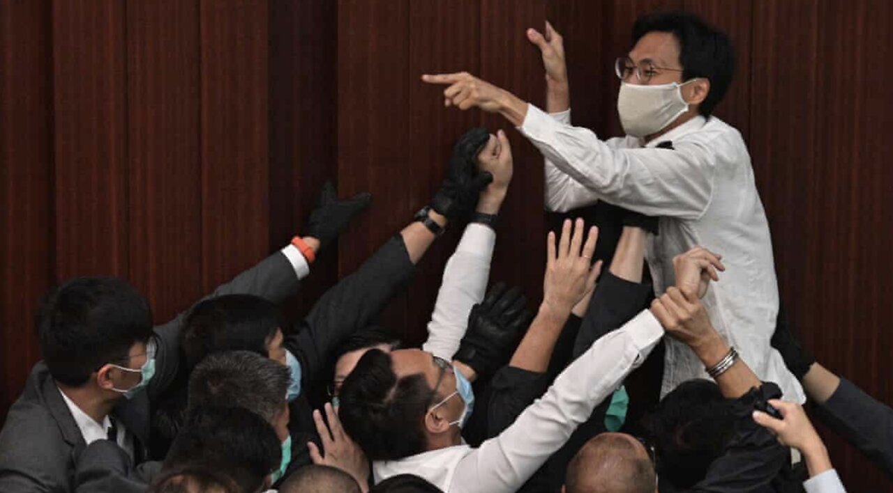 Seven Chinese pro-democratic lawmakers arrested in Hong Kong