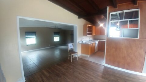 Roberts Rd, 8006 Slides