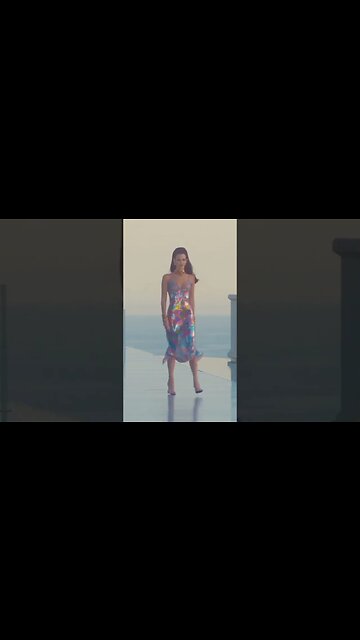 Iván de Pineda introduces vittoria in Versace cruise 2023 FashionShow