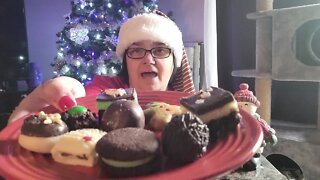 Day 3 Merry Christmas 🎄🎄🎄yummy christmas treats Mukbang