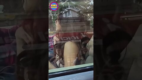 Janhvi Kapoor Ki Ek Jhalak Ke liye Khade the Fans
