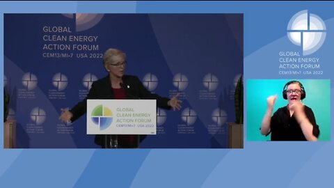 After Screaming Energy Secretary Tells Audience When To Clap