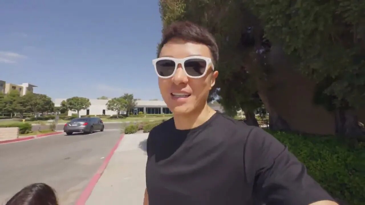 Two secrets of VLOG can be improved by three full time real estate agents in Erwan + 1