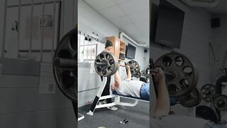 410lbs Raw Bench, Crazy 🤪 old man