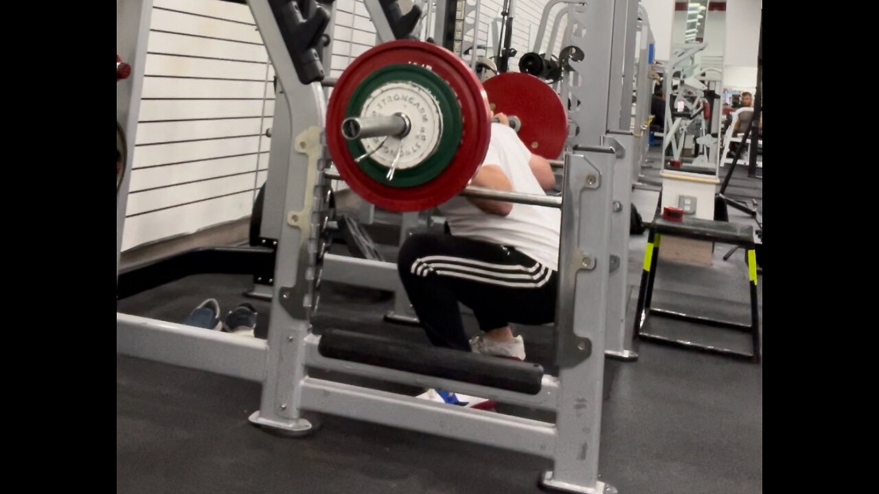 BACK SQUATS 150KG/330LBS