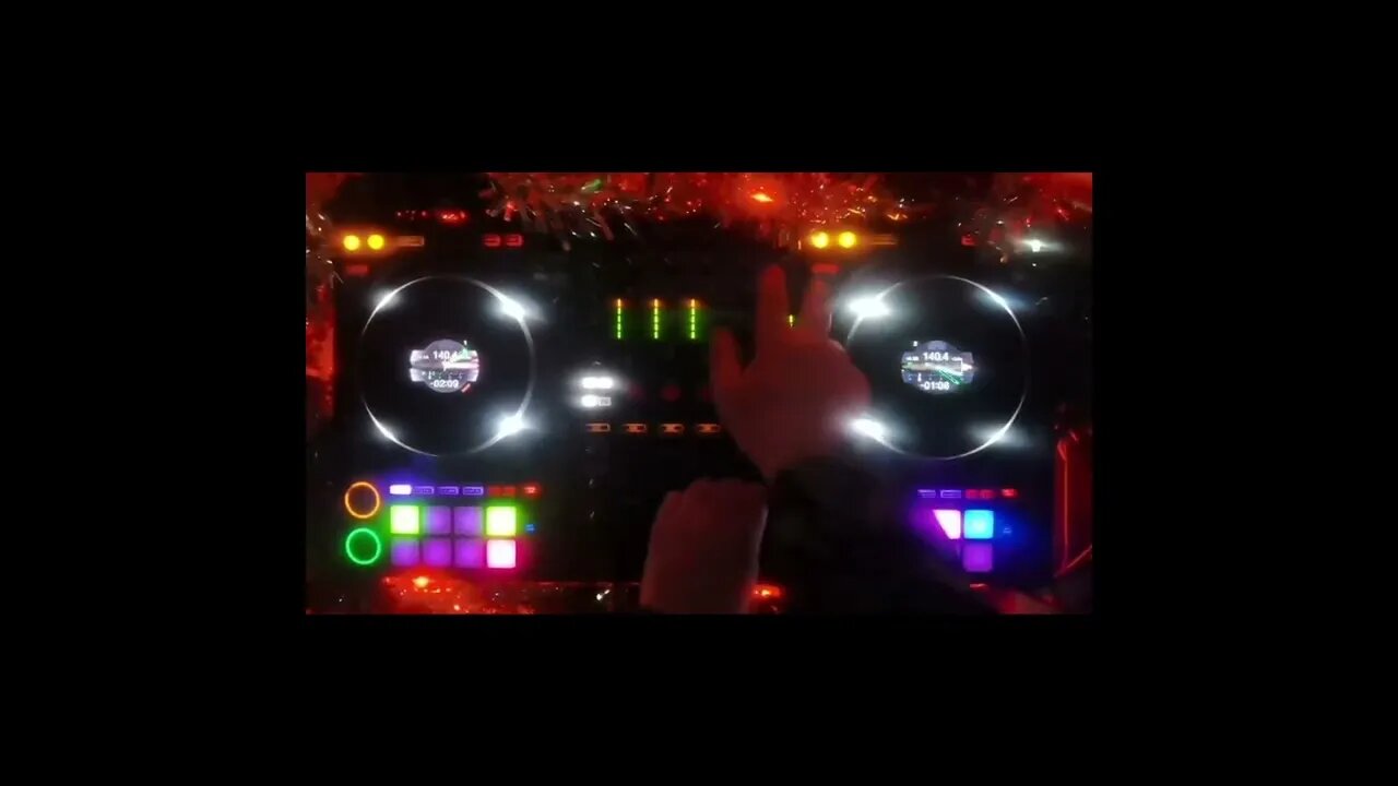 Edited - 808 SICK 4 DECKS DDJ1000 LIVESTREAM DJ MIX with Stu! Recorded 15/12/22. TRACKLIST UP LATER