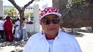 South Africa - Cape Town - Moms Move For Justice peace and unity has a peaceful walk (Video) (zkL)