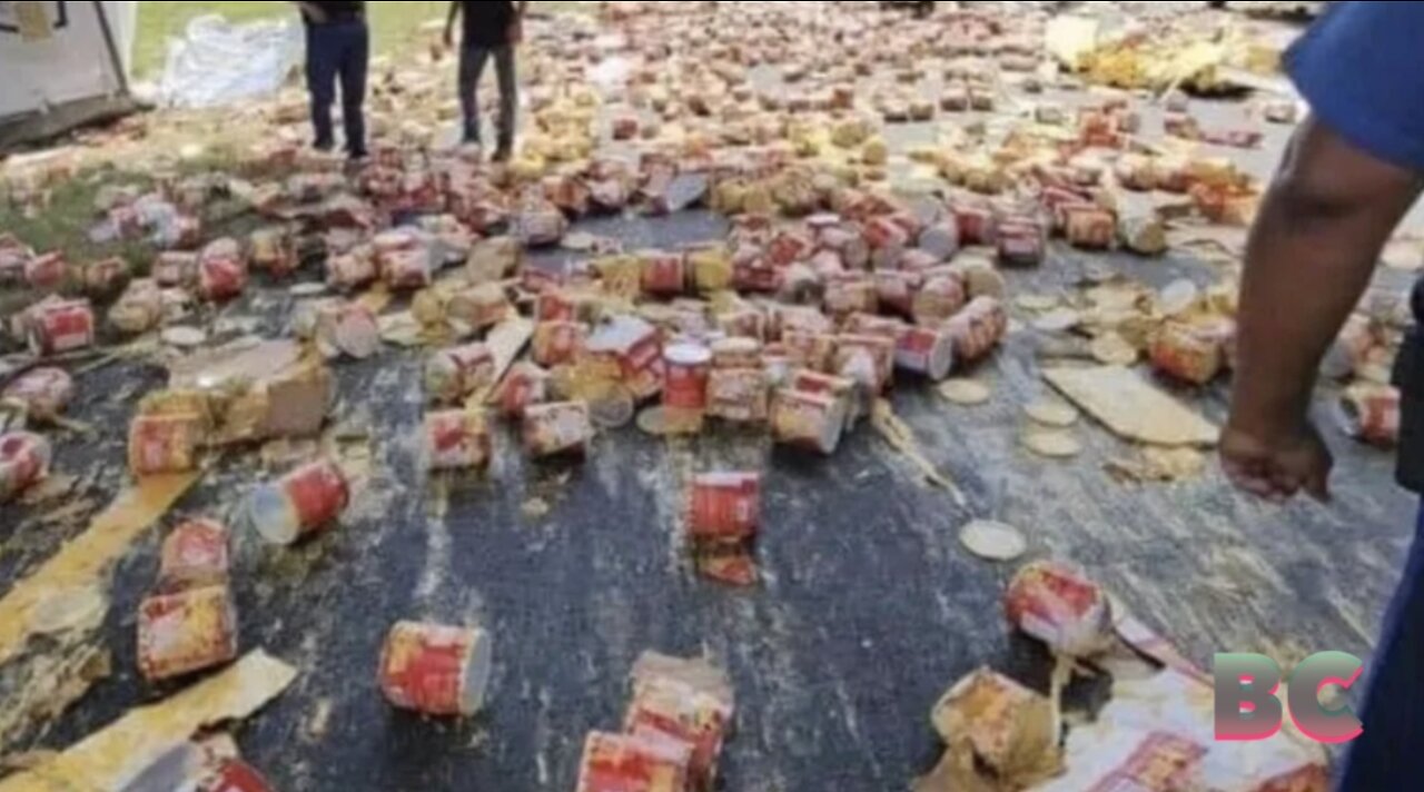 Truck full of nacho cheese leaves sticky mess on Arkansas highway