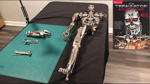 Building the T-800 Terminator Endoskeleton - Pack 8