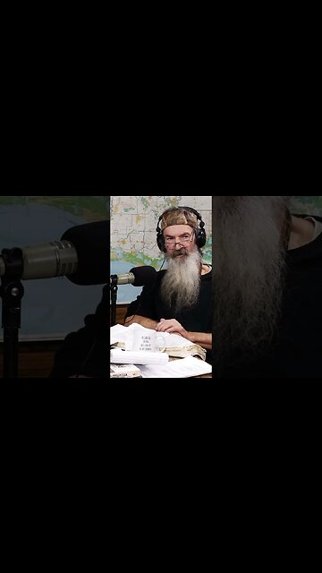 Phil Robertson Hurt His Back AGAIN: More Pain, Down the Backbone!