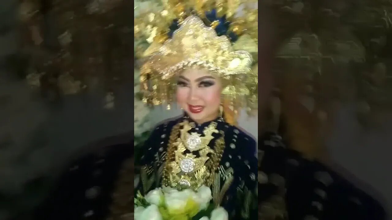 Pengantin Palembang dan Para Penari.