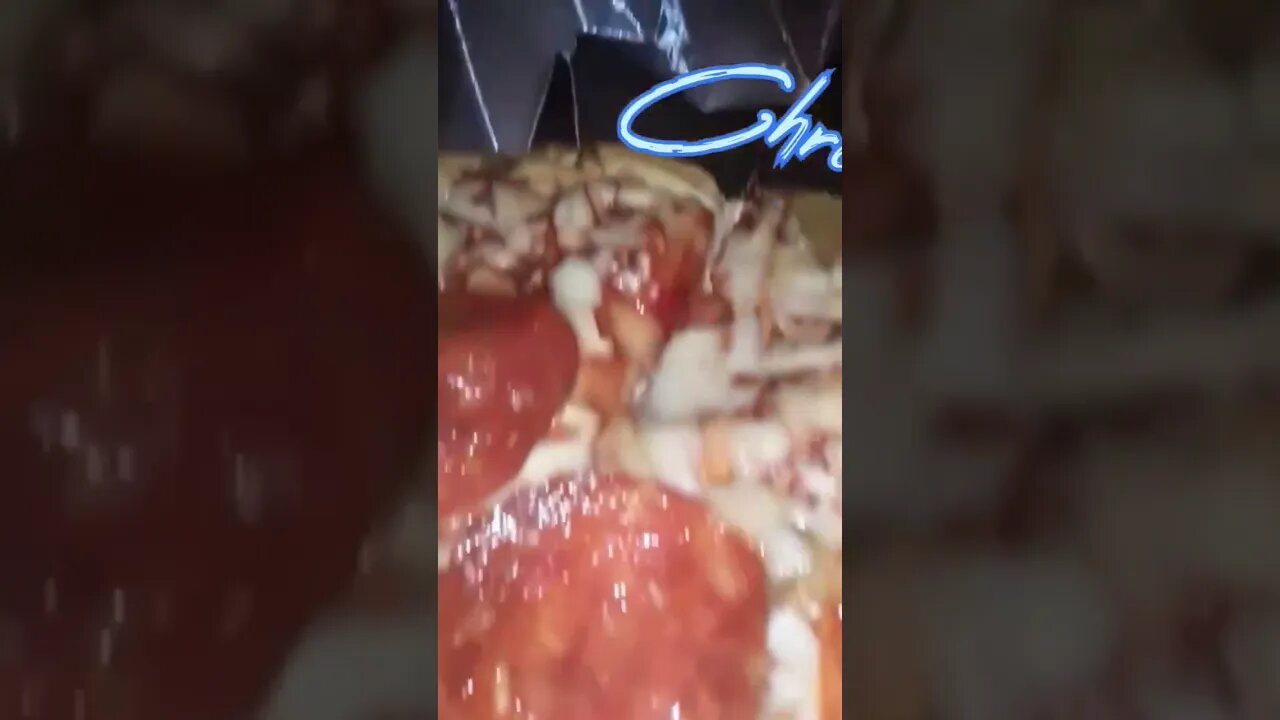 Pizza greatness from a box 🍕🇺🇸😋 #shorts