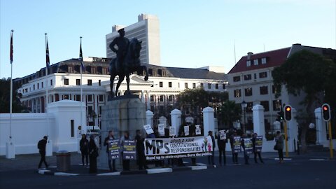 SOUTH AFRICA -Cape Town - New MP's sworn in (Video) (kCe)