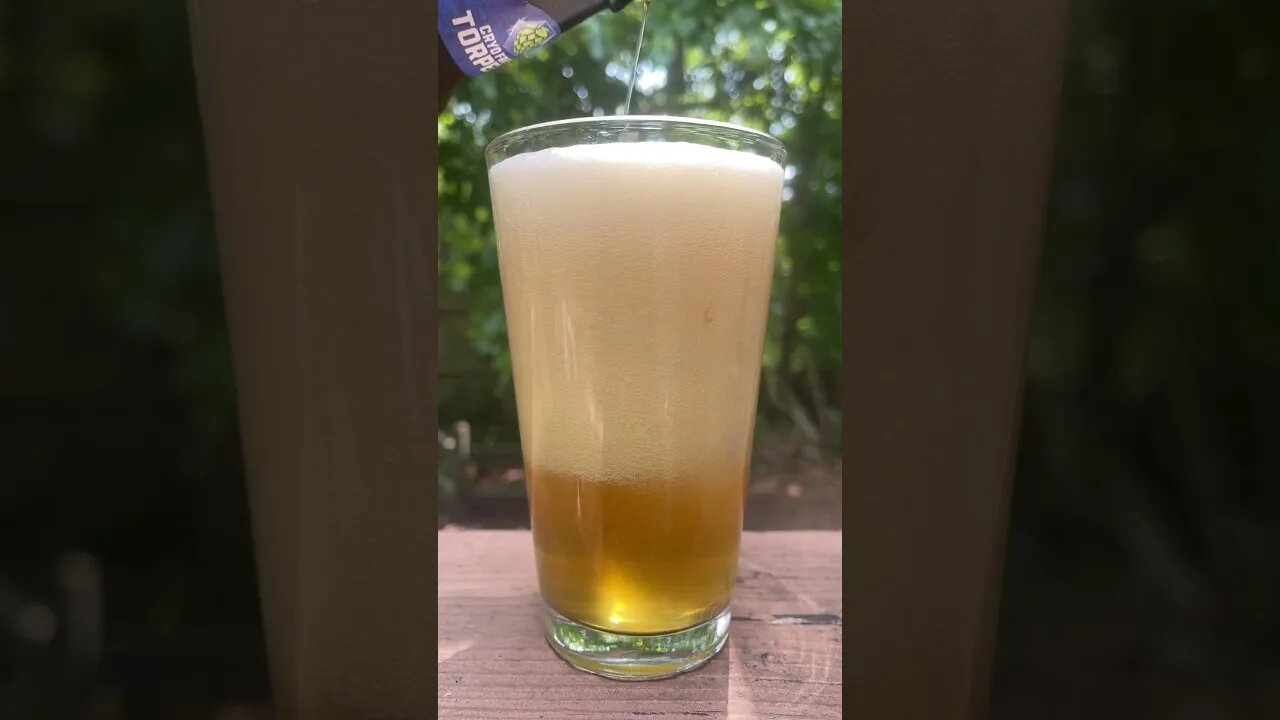 Beer slo mo…. Pay attention to the direction of the bubbles #slomo #beer #subscribe #shorts