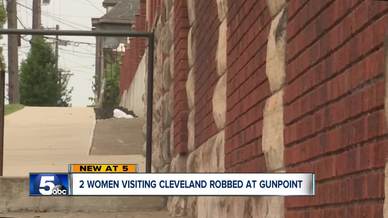 2 women visiting Cleveland robbed at gunpoint outside Tremont bar