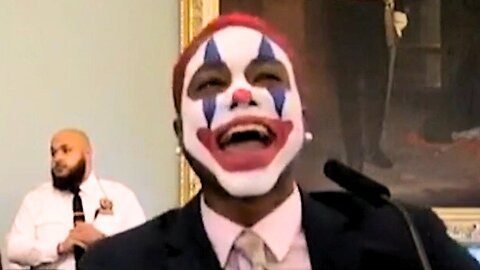 Creepy Clown Shows Up to Speak at NYC Meeting, WATCH: