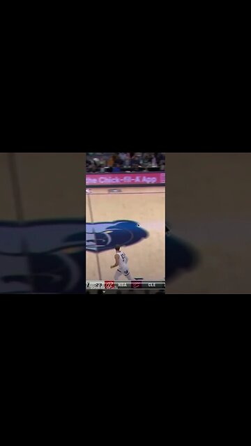 ZION POSTERIZES JAREN JACKSON JR!! 🫣🔥 #explorepage