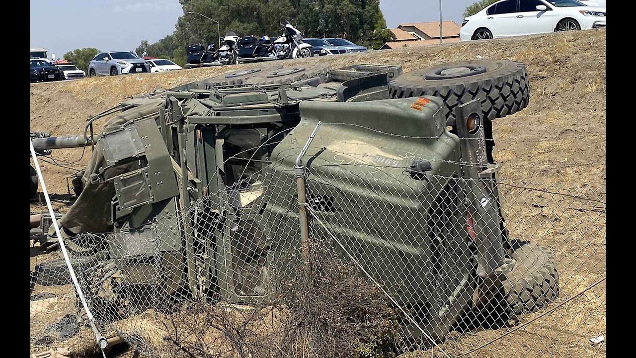 5 Marines hurt in Southern California highway rollover