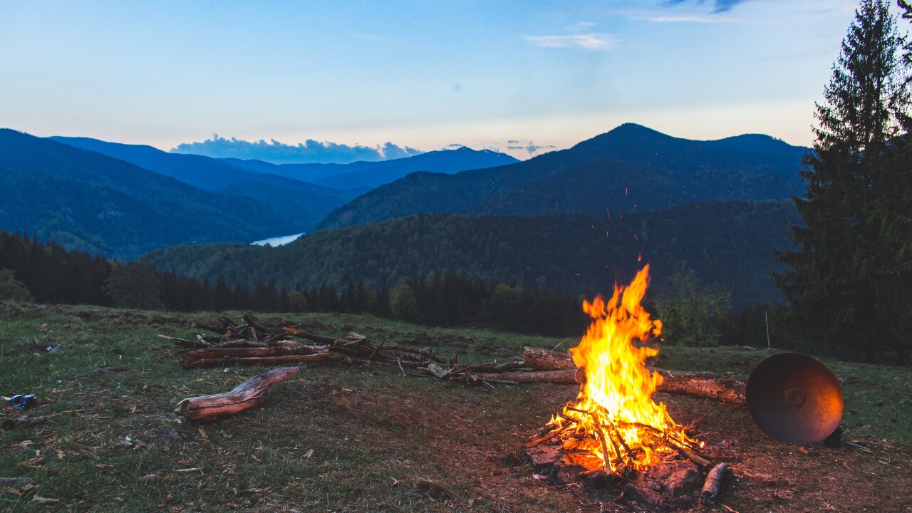 Campfire Sound in Woods: For Relaxation, Meditation, or Sleep