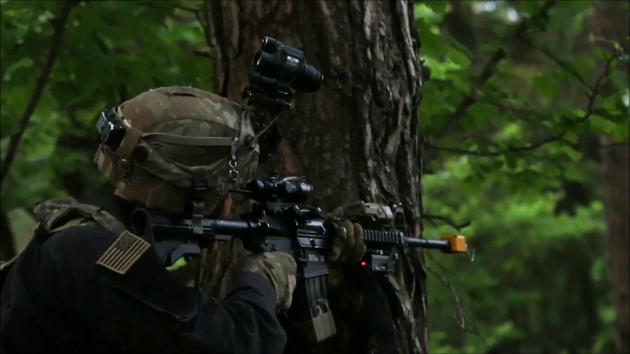 U.S. Soldiers Execute an Air Assault Operation - Combined Resolve 17