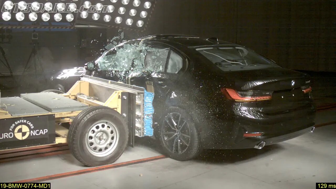 NEW G20 BMW 320d crash test slow motion ⭐⭐⭐⭐⭐