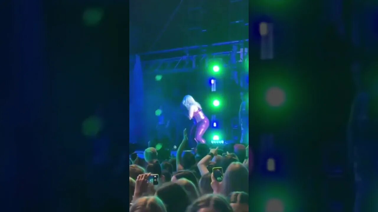 Fan throws phone on stage and hitsBebe Rexha In The Face (via: monsterstargaga) #concert #beberexha