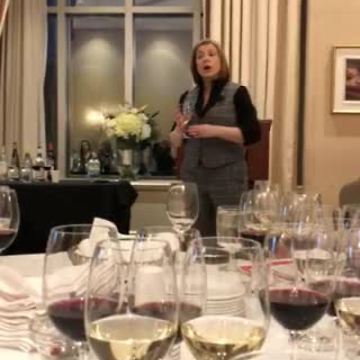 Learn The Etiquette That Revolves Around Holding A Wine Glass