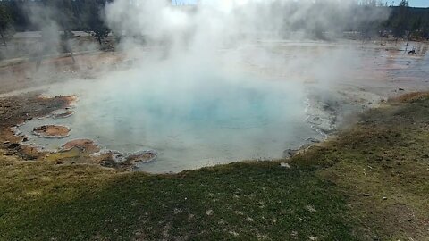 Yellowstone Fountain Paint Pot area