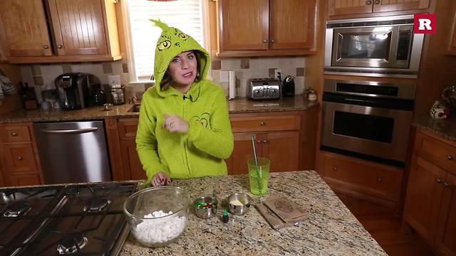 Elissa the Mom makes Grinch popcorn | Elissa the Mom